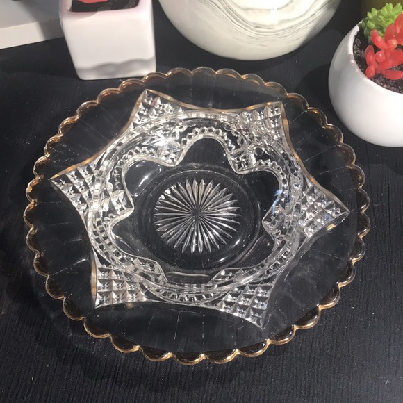 🛑🛑Vintage Cut Glass Domed Butter Dish/Cheese Ball Dish Gold Accents Crystal - Picture 4 of 7